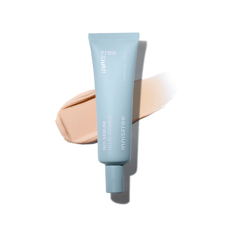 Light blue tube of smoothing no sebum blur primer with beige swatch highlighting pore coverage effect