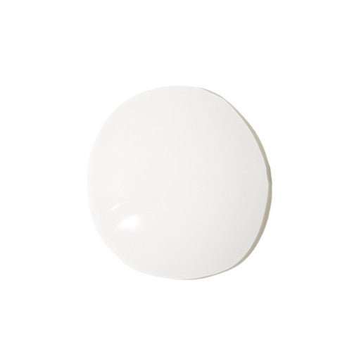 Clear smooth serum droplet illustrating lightweight texture for VT Cica Collagen Essence 30ml promoting skin tightening benefits