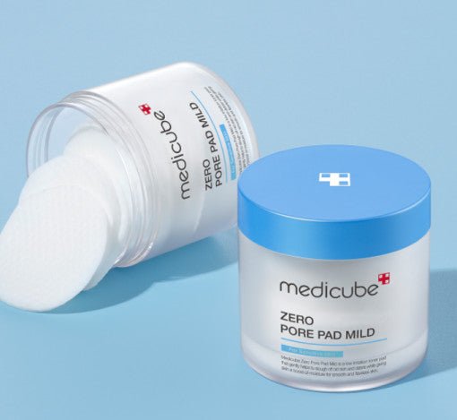medicube Zero Pore Pad Mild 155g(70 Pads) white pads in clear jar with blue lid for gentle pore care