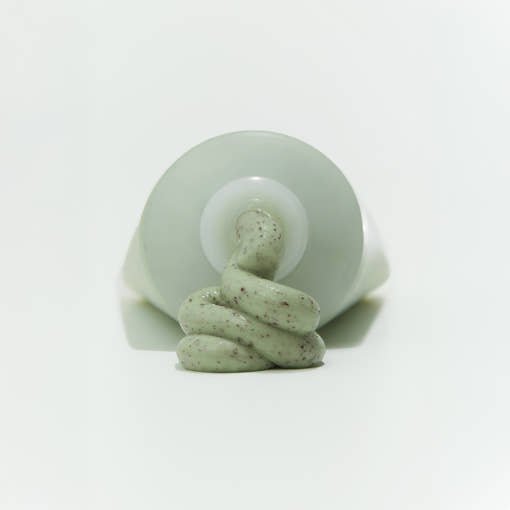 VT CICA MASK CLEANSER 120ml with gentle cleansing formula, showing textured green cream squeezed from white tube