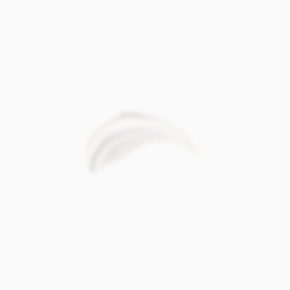 Smooth white cream swatch on a pale background illustrating hydration and moisture restoration benefits.