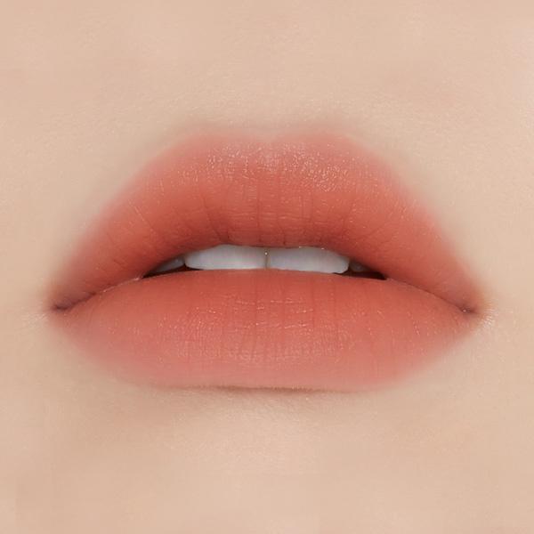 ETUDE HOUSE Fixing Tint 4g #04 Ginger Milktea on lips showing smooth, natural tint with long-lasting wear