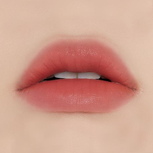 ETUDE HOUSE Fixing Tint 4g #05 Midnight Mauve on lips with smooth texture and long-lasting wear effect