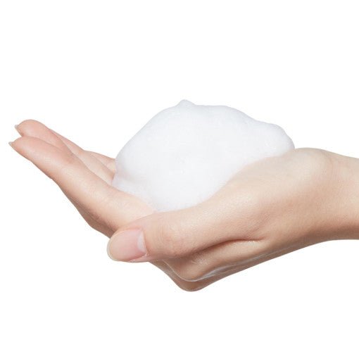 ETUDE AC Clean Up Cleansing Foam 150ml rich foam in hand demonstrating deep cleansing texture and smooth lather