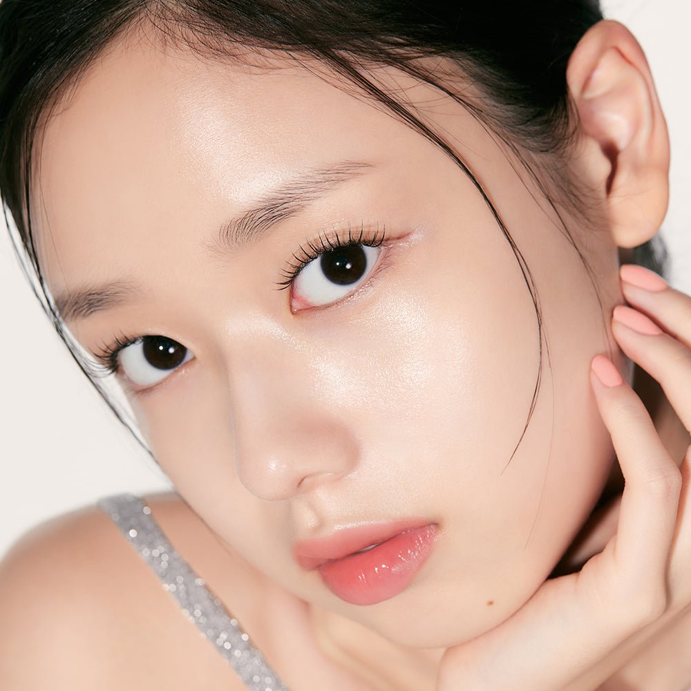 ETUDE 2X Tinting Eyeliner 0.5g on model showcasing seamless application enhancing delicate eye definition