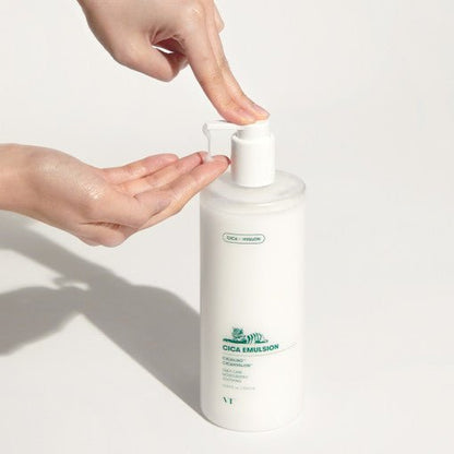 VT Cica Emulsion Jumbo 500ml in white bottle with pump dispenser providing moisturizing skincare benefits