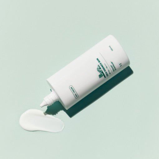 VT Cica Essence Sun 100ml SPF50+/PA++++ white tube with creamy texture demonstrating UV protection benefits