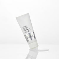 VT Reedle Shot Synergy Cleansing Gel 150ml in white tube with silver accents for gentle cleansing and skin refreshment