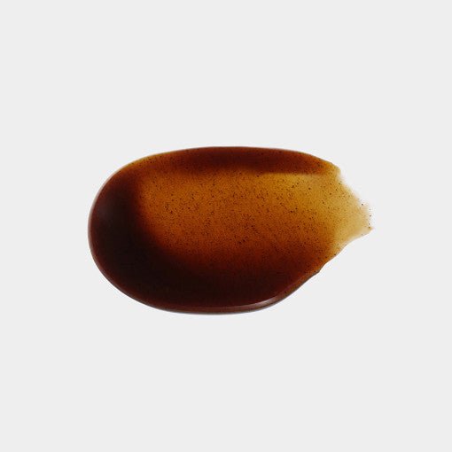 Rich amber gel swatch with smooth texture showcasing the clarifying action of the Sulwhasoo mask product
