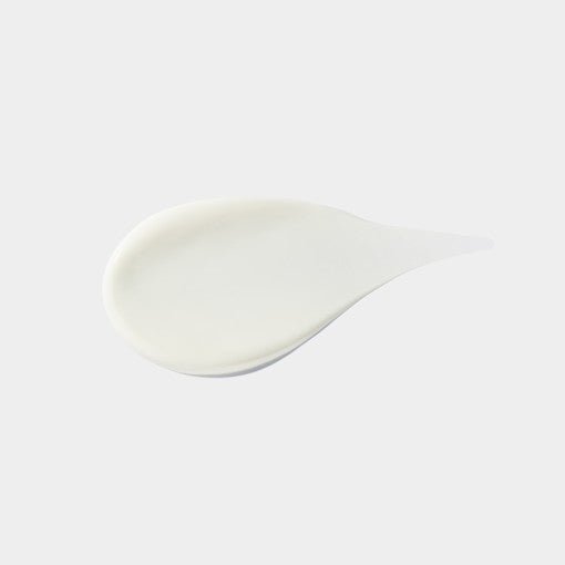 Smooth white cream swatch showing lightweight texture and moisturizing finish suitable for effective skin protection use