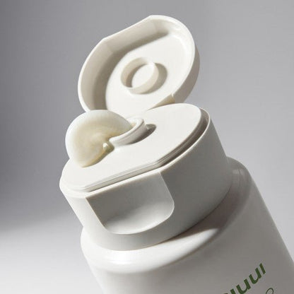 innisfree Olive Vitamin E Real Cleansing Foam 150g - Le Panda BEAUTÉ