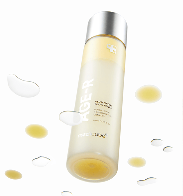 medicube AGE-R Glutathione Glow Toner 140ml bottle with clear yellow liquid and droplets showing brightening effect benefits