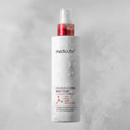 medicube Red Clear Cica Body Mist 200ml bottle with water droplets and mist for clear skin hydration and soothing care