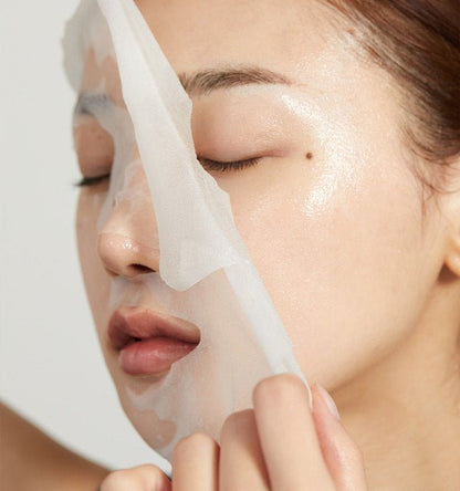 medicube Super Cica Daily Quick Mask 350g/30ea gently lifting translucent sheet from smooth, hydrated skin for quick soothing benefits