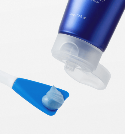 medicube Zero Pore Blackhead Mud Mask 100g with blue cream dispensed on a spatula for deep cleansing care