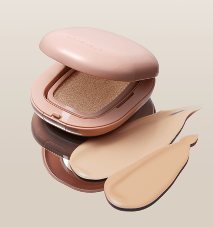 medicube Pro Glutathione Glow Cushion SPF50 15g with open compact and swatches showing long-lasting glow effect