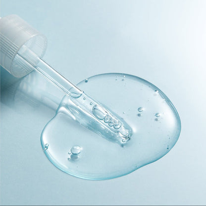 Clear serum drop with pipette showing deep hydration of Torriden DIVE-IN Low-Molecular Hyaluronic Acid Serum 40ml
