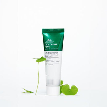 VT Cica Cream Plus 30ml green and white tube with natural green leaves emphasizing moisture lock benefits